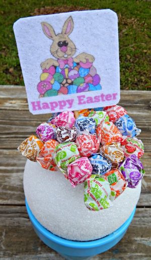 Lollipop Flower Pot Easter Centerpiece - This Ole Mom