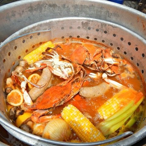 Party Ideas by Mardi Gras Outlet: It's Crab Boil Time