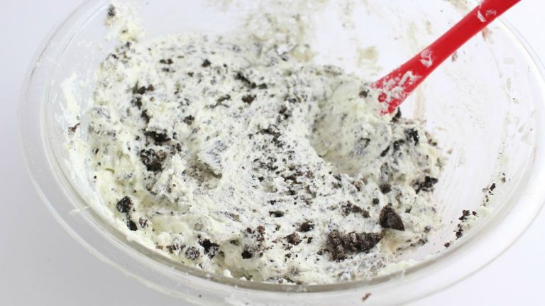 Patriotic Cookies And Cream Dip This Ole Mom